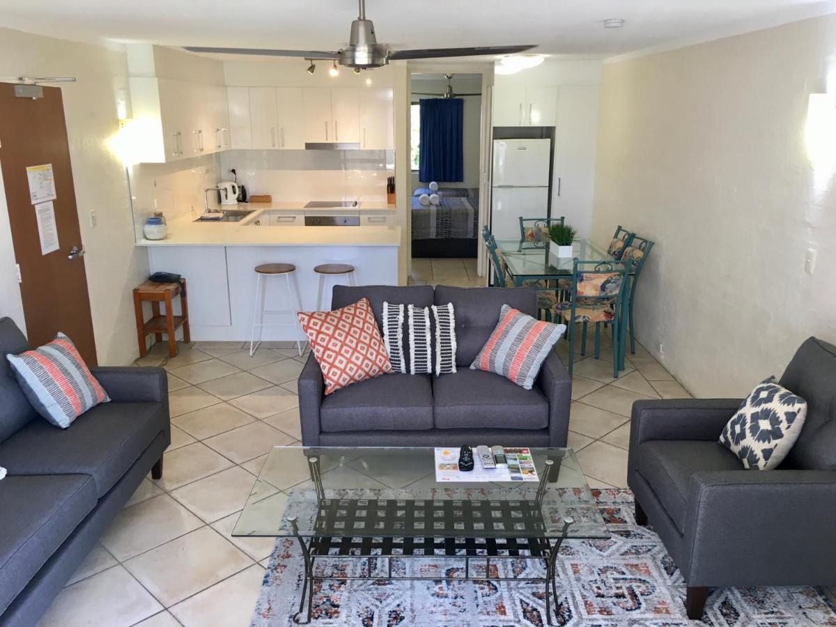 Burleigh Palms Holiday Apartments ゴールドコースト エクステリア 写真