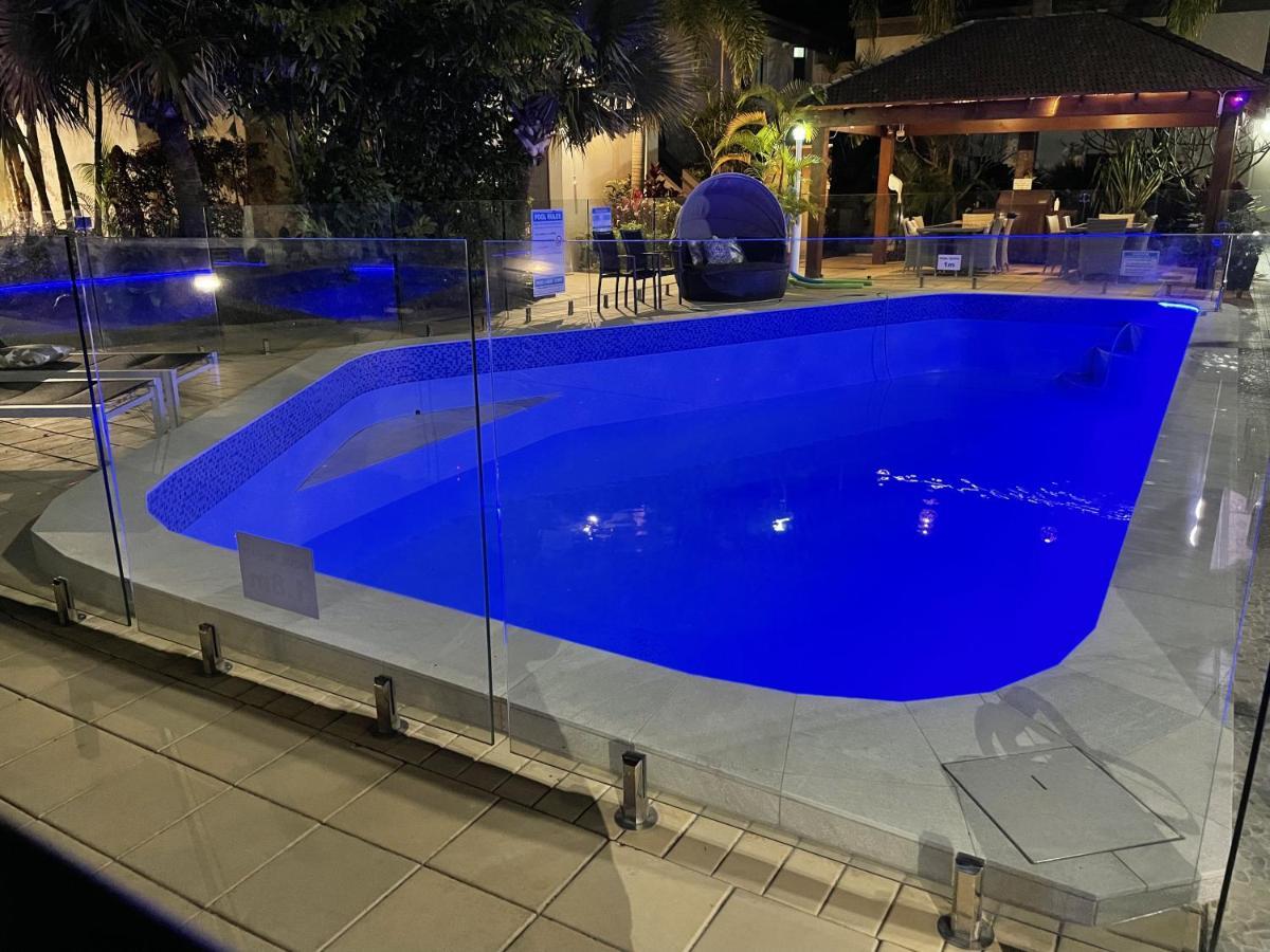 Burleigh Palms Holiday Apartments ゴールドコースト エクステリア 写真