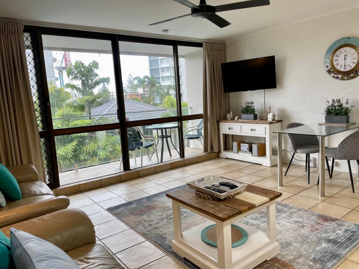 Burleigh Palms Holiday Apartments ゴールドコースト エクステリア 写真