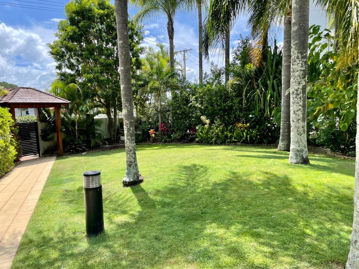 Burleigh Palms Holiday Apartments ゴールドコースト エクステリア 写真