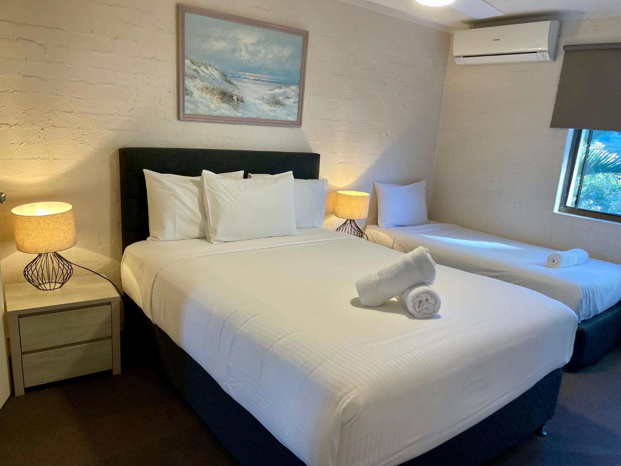 Burleigh Palms Holiday Apartments ゴールドコースト エクステリア 写真