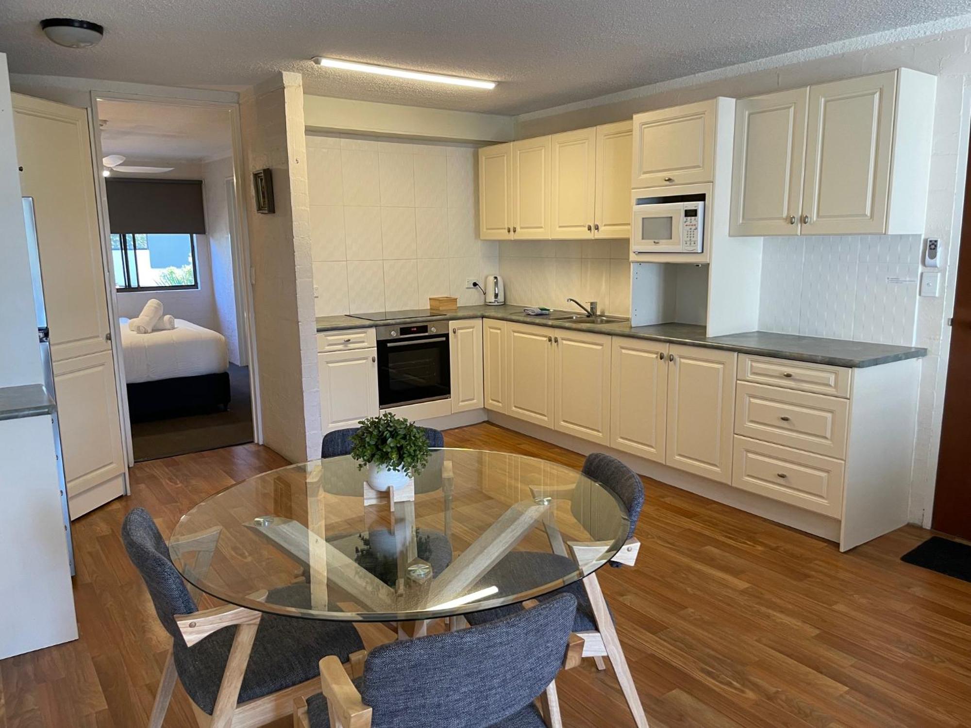 Burleigh Palms Holiday Apartments ゴールドコースト エクステリア 写真