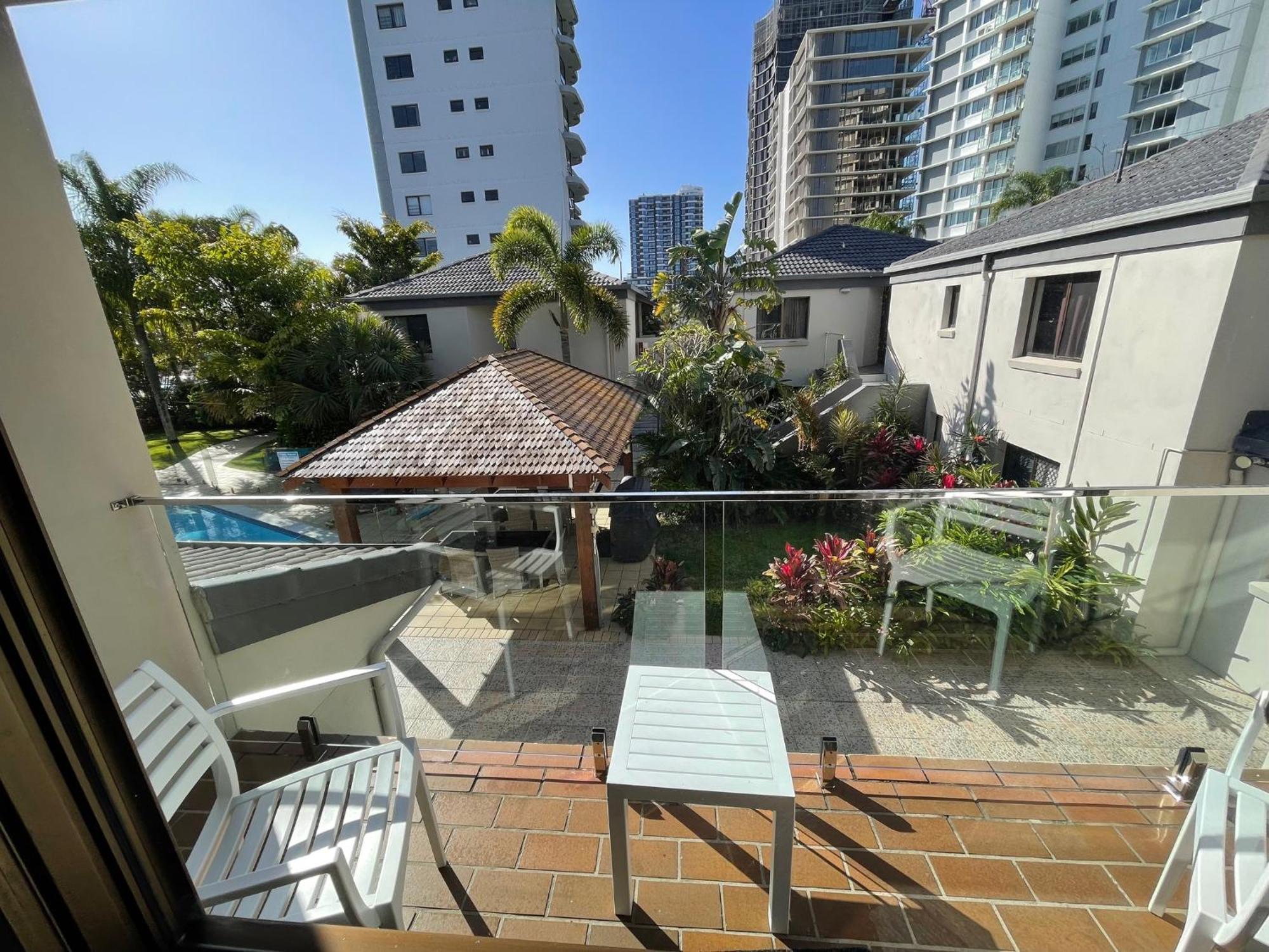 Burleigh Palms Holiday Apartments ゴールドコースト エクステリア 写真