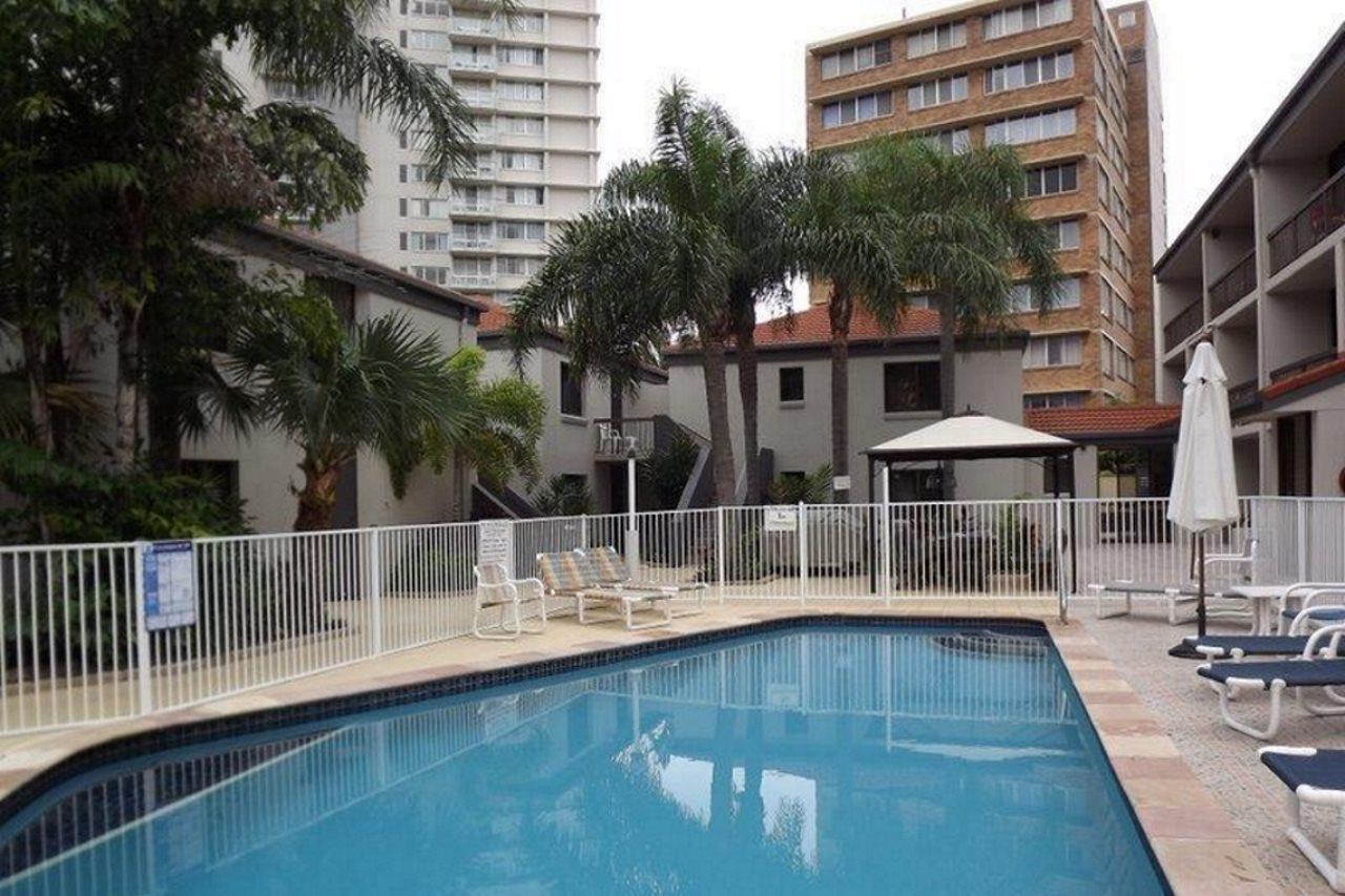 Burleigh Palms Holiday Apartments ゴールドコースト エクステリア 写真
