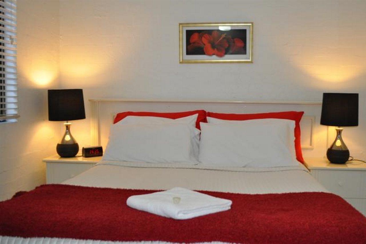 Burleigh Palms Holiday Apartments ゴールドコースト エクステリア 写真