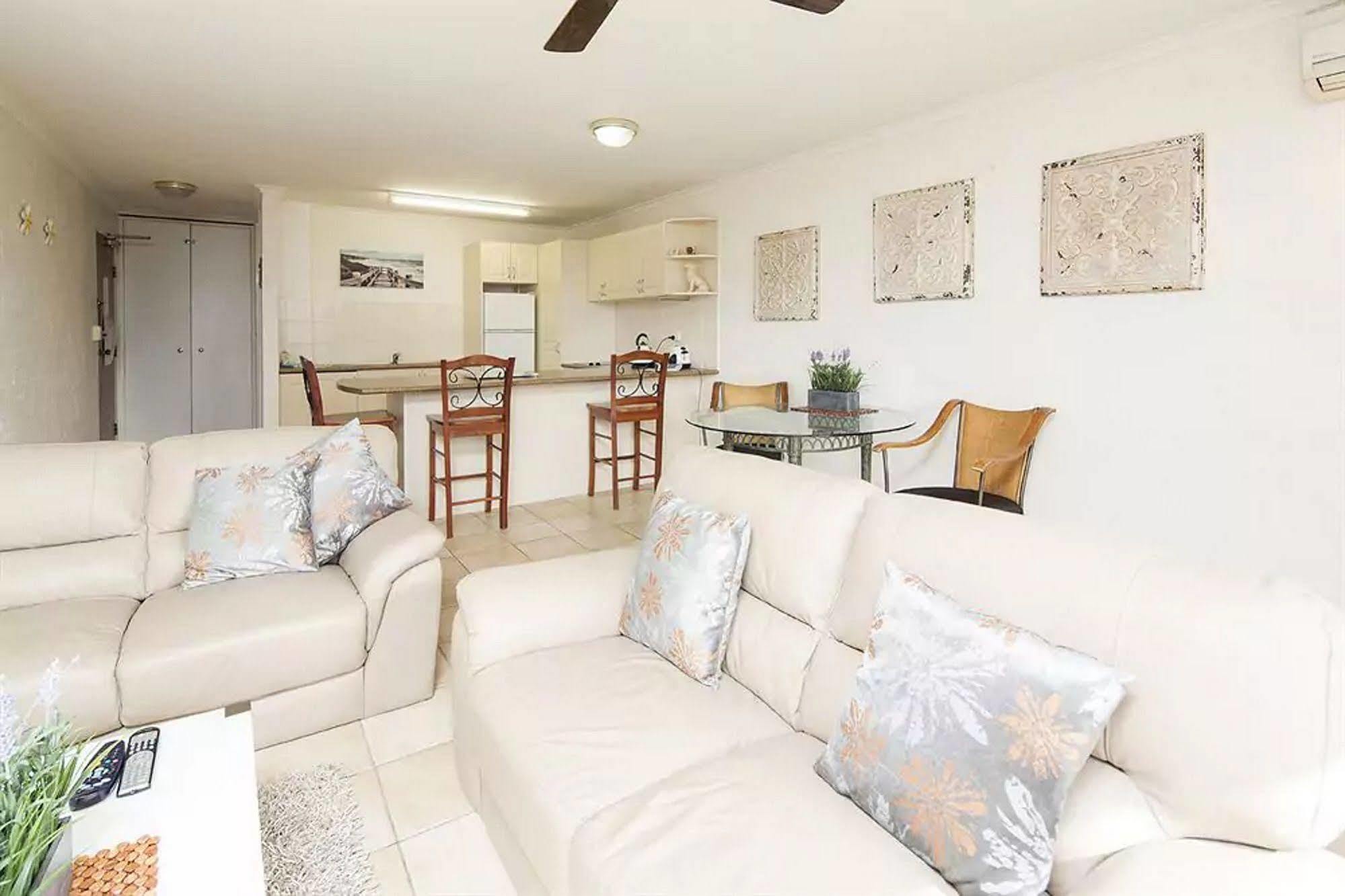 Burleigh Palms Holiday Apartments ゴールドコースト エクステリア 写真