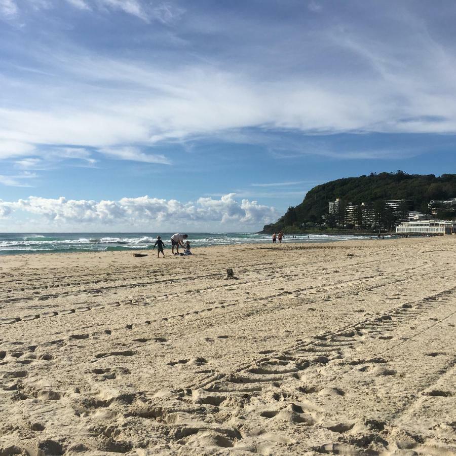 Burleigh Palms Holiday Apartments ゴールドコースト エクステリア 写真