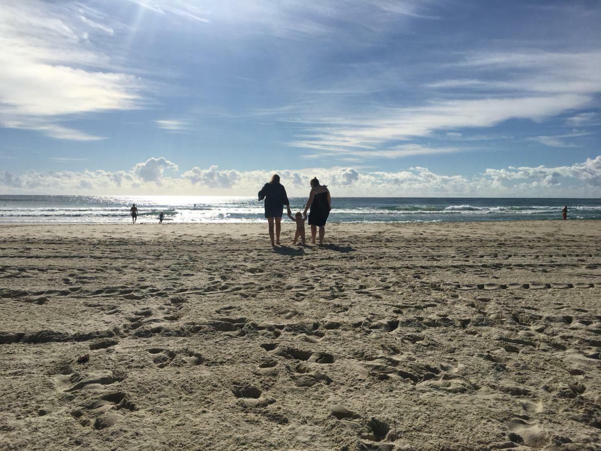 Burleigh Palms Holiday Apartments ゴールドコースト エクステリア 写真