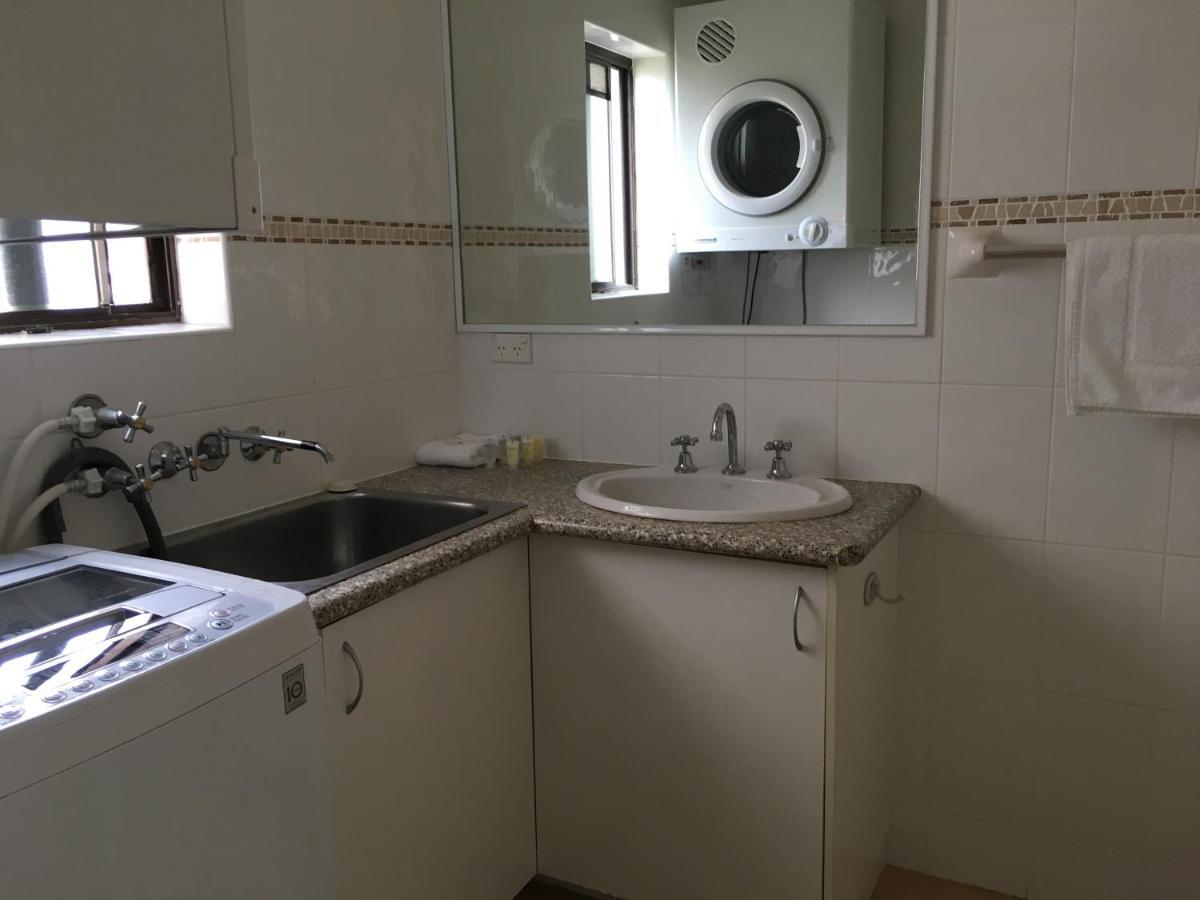 Burleigh Palms Holiday Apartments ゴールドコースト エクステリア 写真
