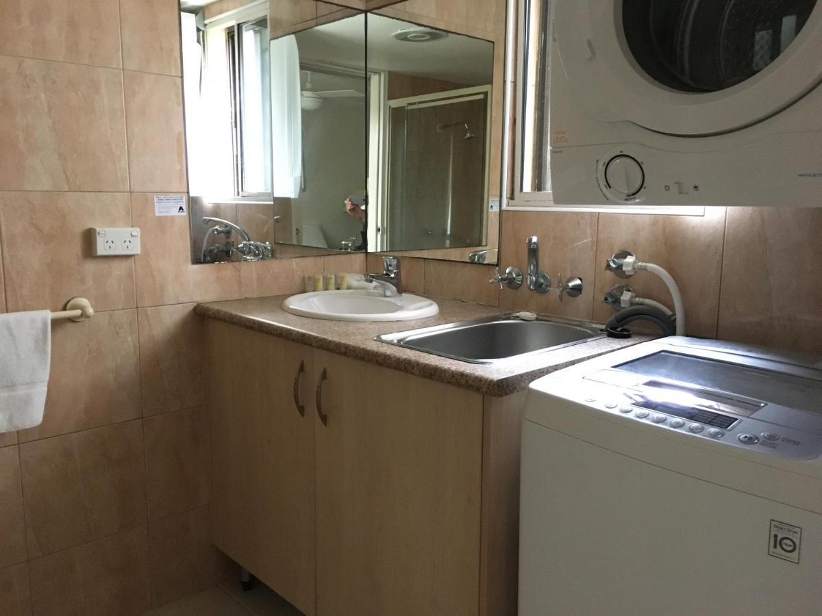 Burleigh Palms Holiday Apartments ゴールドコースト エクステリア 写真